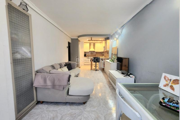 Piso con entrada independiente, terraza y parking en Terrassa