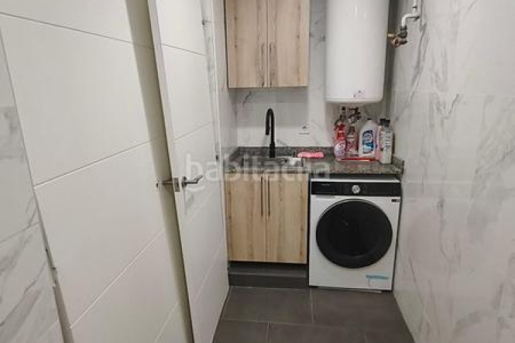 Piso  reformado en La Cogullada 3 dormitorios, 1 baño, todo exterior, cocina individual, con dos balcones uno de 6m y otro de 4m y en Terrassa
