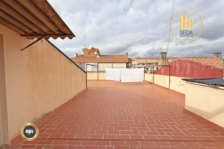 Piso luminoso ático de 4 habitaciones en Can Palet, en Terrassa