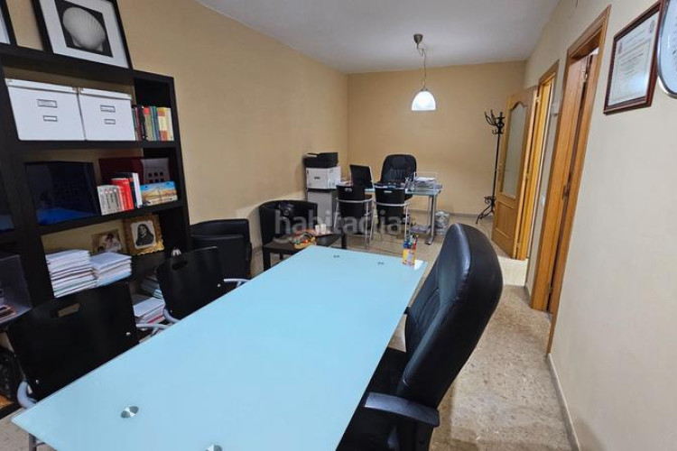 Planta baja en carrer de ricardo caro 31 exclusiva vivienda seminueva con parquing en Terrassa