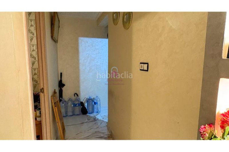 Piso  en venta tocando a passeig 22 juliol de 70m construidos de 3 habitaciones con ascensor y salida a balcón. en Terrassa