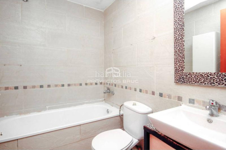 Piso  de 1 dormitorio, finca del 2006 en venta infórmese en Terrassa