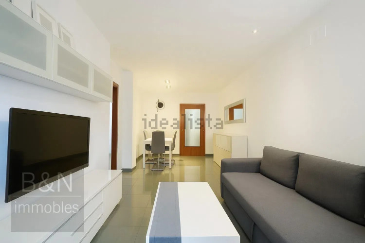 En exclusiva: planta baja con alma de hogar, gran terraza y parking en un entorno tranquilo rodeado