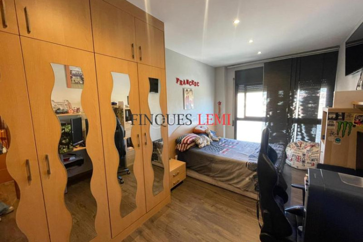 Piso dúplex de lujo con ascensor, terraza y acabados premium en Terrassa