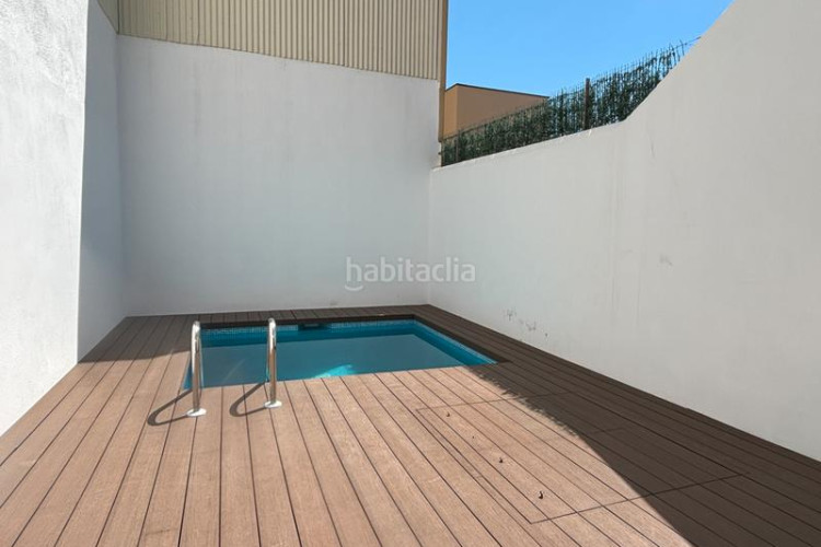 Casa en carrer de las navas de tolosa 87 exclusiva casa a estrenar con piscina privada en Terrassa
