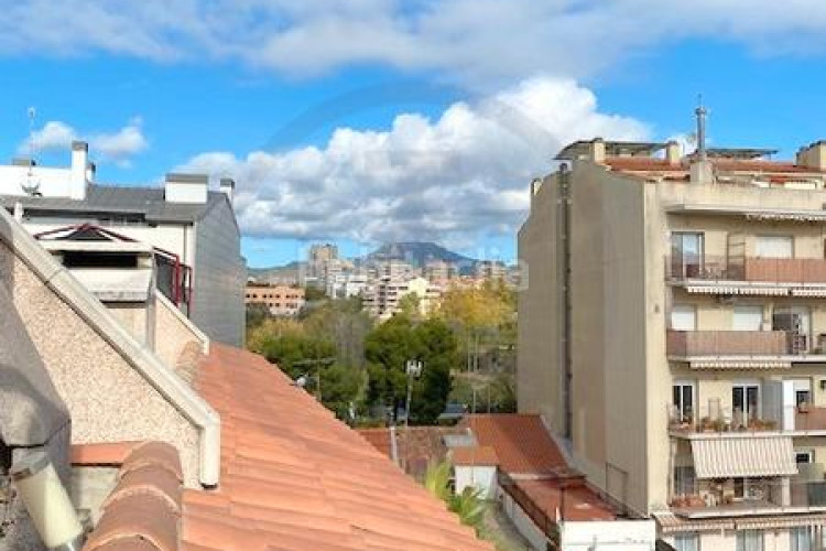 Dúplex gran terraza y con parking incluido! en Can Palet Terrassa