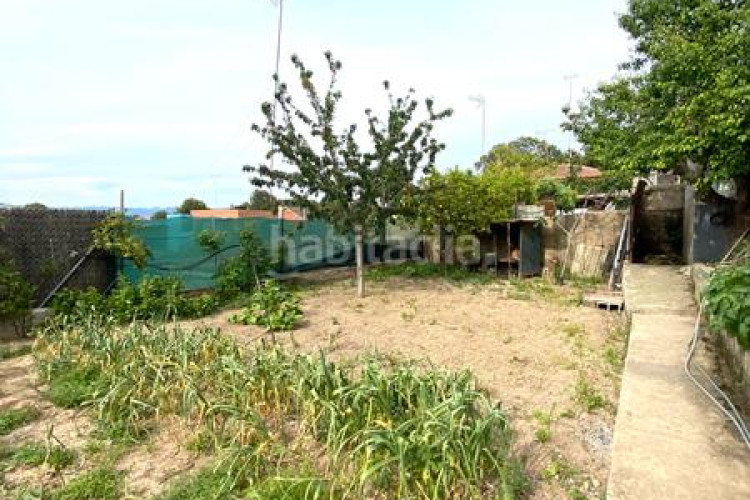 Chalet  bifamiliar ubicado en Can Parellada en Terrassa
