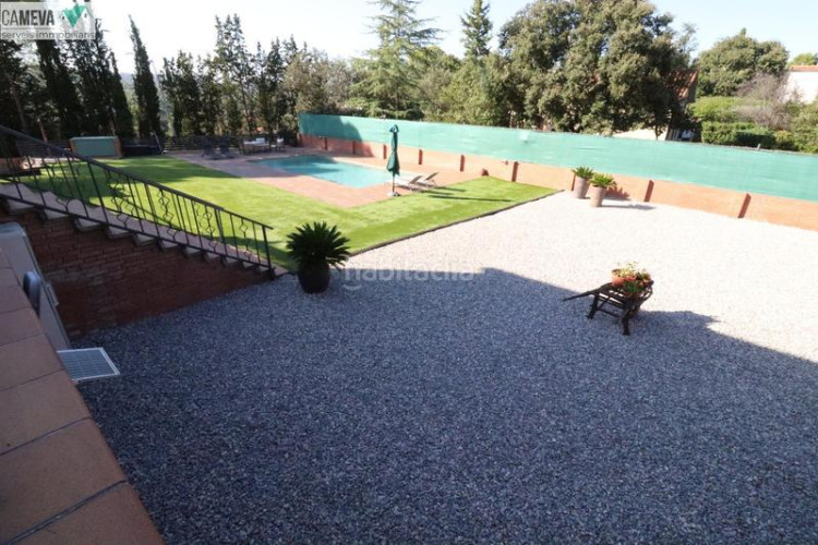 Casa única e impresionante finca a 4 vientos con piscina y jardin en Terrassa