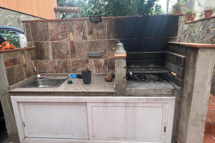 Chalet  en venta en La Cogullada, 5 dormitorios. en Terrassa