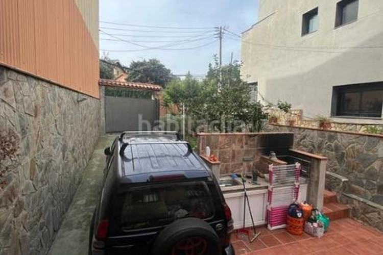 Chalet  en venta en La Cogullada, 5 dormitorios. en Terrassa