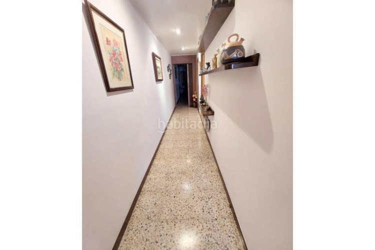 Piso gran piso en el barrio de sant pedro, 4 habitaciones. entrega inmediata en Terrassa