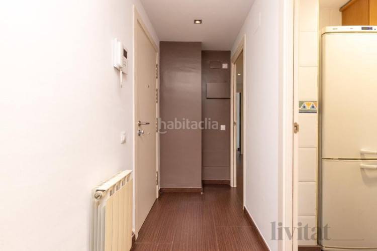 Piso en edison piso con piscina, parking y trastero en Terrassa