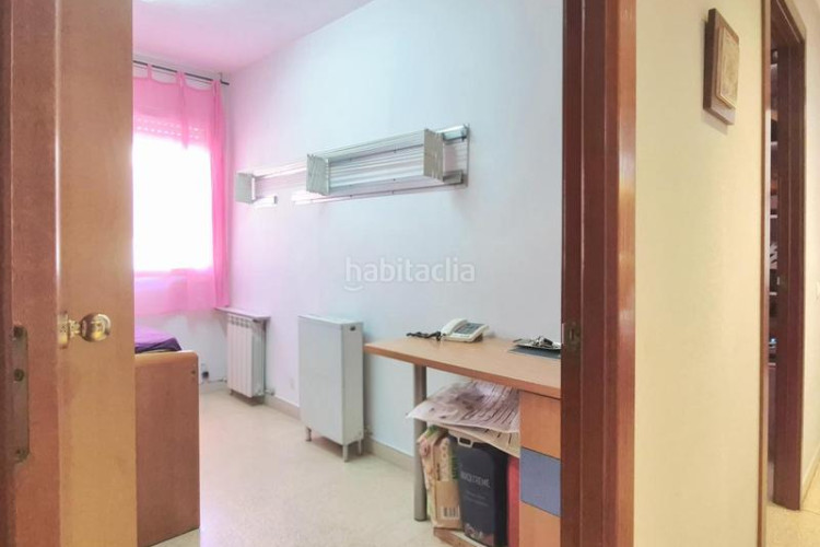 Piso pis de 4 hab amb parquing i espectacular de traster 25 m2 a la gripia en Terrassa