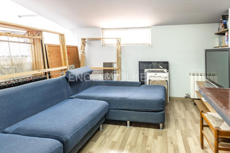 Casa espectacular casa adosada con 2 plazas de garaje en Terrassa