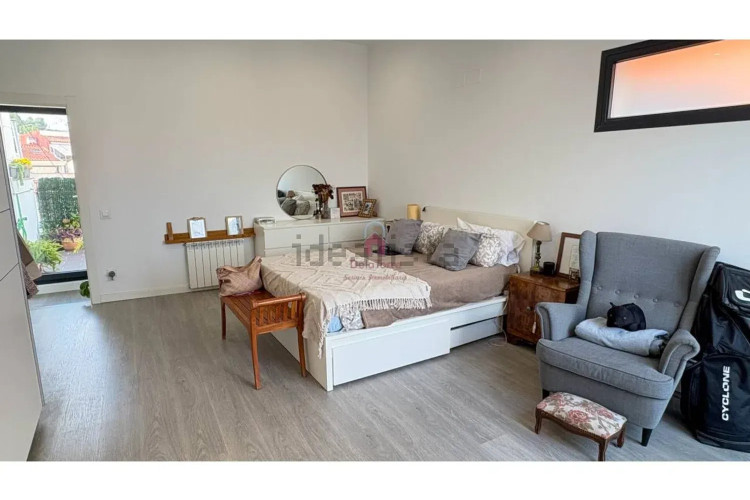 Chalet pareado en carretera de Rellinars