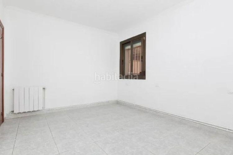 Piso (barcelona). "okupado" (no se puede visitar ni hipotecar). en Terrassa