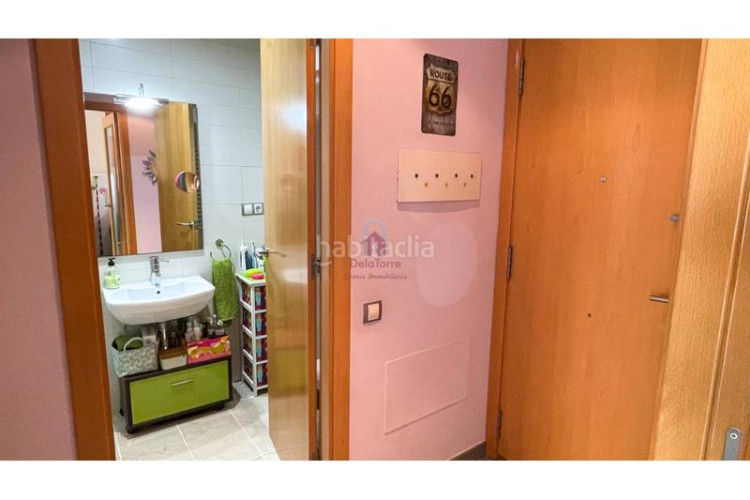 Piso  seminuevo en venta tocando avda. de barcelona de 35m construidos. en Terrassa