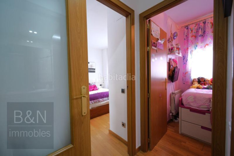 Piso te vas a enamorar de su carácter! amplio, luminoso, con zona comunitaria y plaza de párquing con trastero en Terrassa