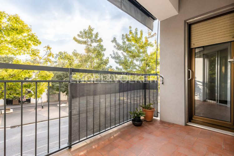 Apartamento oportunidad única! piso amplio de 99m construidos con 4 dormitorios y balcón en Terrassa