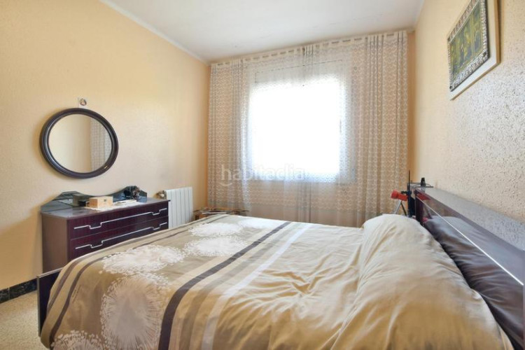 Casa amplia casa en La Maurina con garaje y terraza en Terrassa