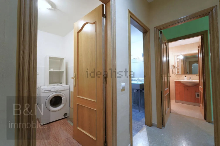 ¡Un piso muy amplio, listo para entrar a vivir con plaza de parking!