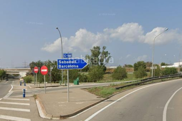 Piso bajos de 3 hab en venta en Can Parellada Terrassa