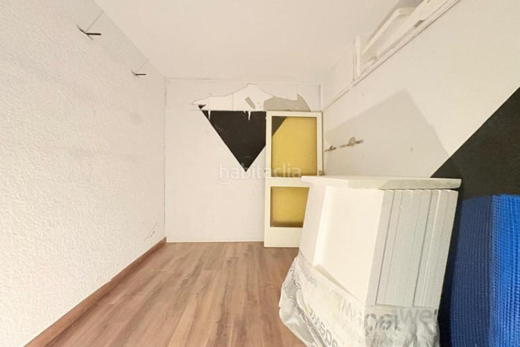 Piso delante museo téxtil en Vallparadís - Antic Poble de Sant Pere Terrassa