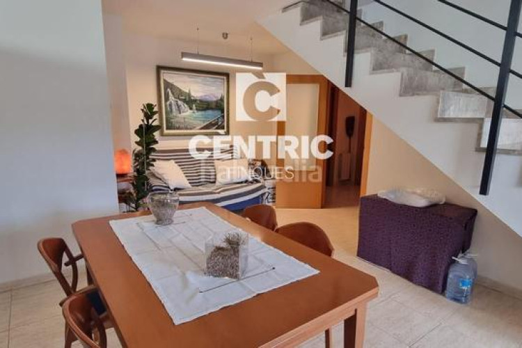 Piso dúplex 3 habt estudio pk en Les Arenes - La Grípia - Can Montllor Terrassa