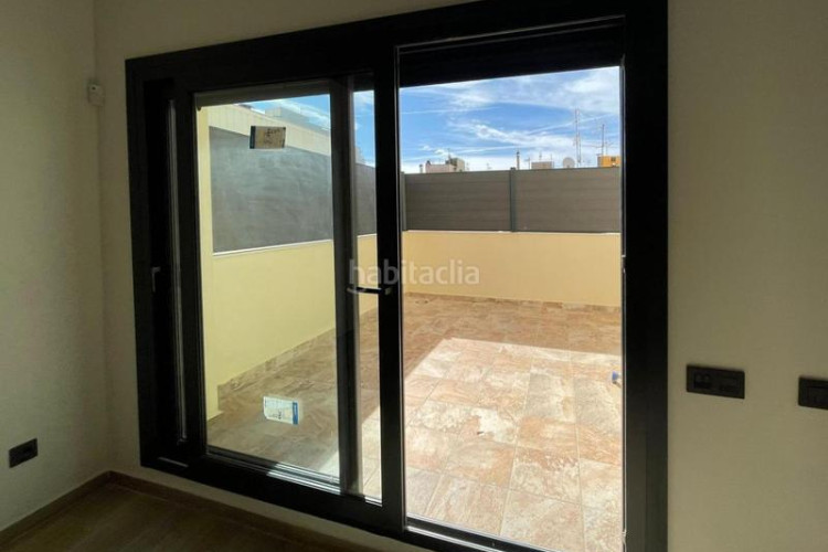 Dúplex  nuevo con terraza y buhardilla en ca naurell en Terrassa