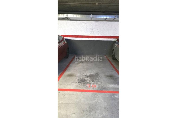 Piso fantastico piso de 2 habitaciones con pk trastero con piscina comunitaria en Terrassa