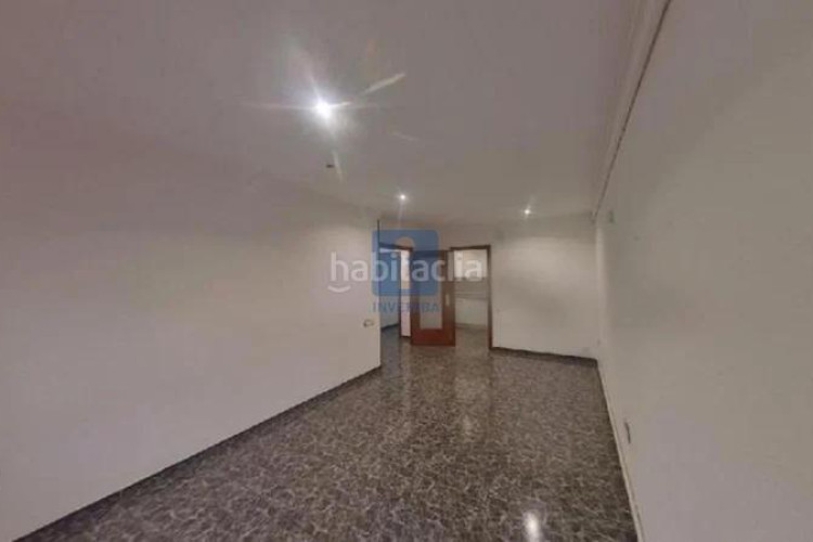 Piso inmueble ilegalmente okupado situado en la calle felip ii, 22, 11, , barcelona en Terrassa