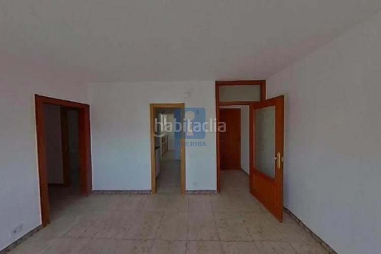 Piso inmueble ilegalmente okupado situado en la calle europa 4, esc. c, 52, , barcelona en Terrassa