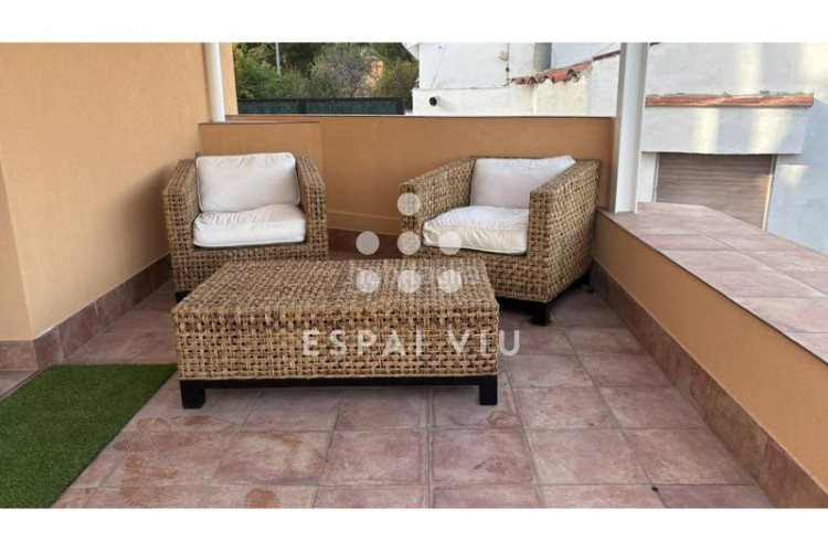 Casa adorable casita con jardín recién reformada. en Terrassa