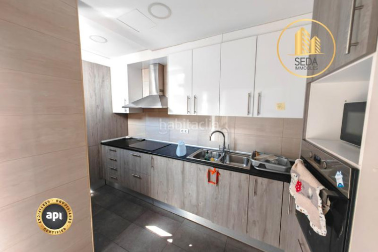 Casa dos viviendas independientes en una sola casa en la gripia – les arenes en Terrassa