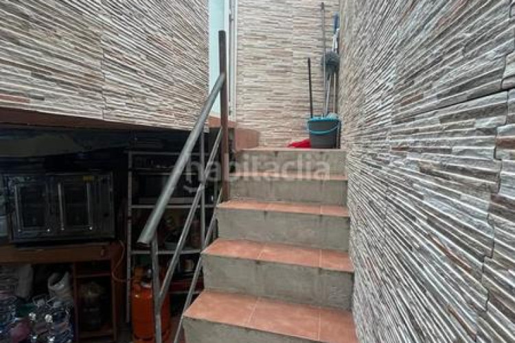 Chalet  en venta en La Cogullada, 5 dormitorios. en Terrassa