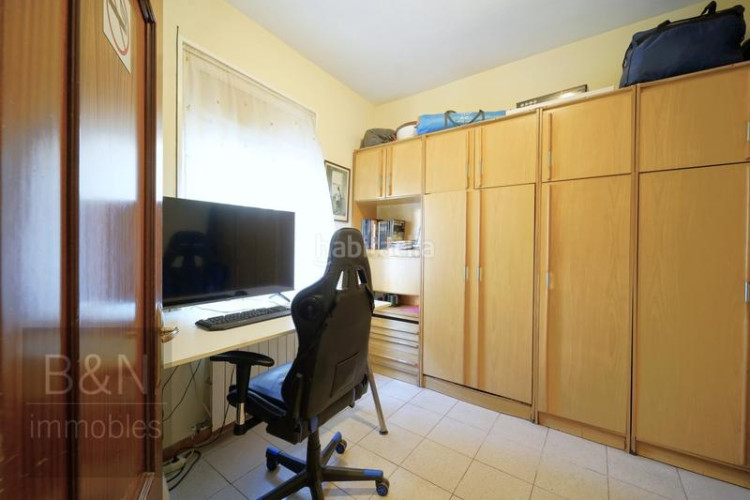 Piso una planta baja exclusiva, sin complicaciones, con espacios exteriores y mucho potencial. lista para empezar tu nueva vida. en Terrassa