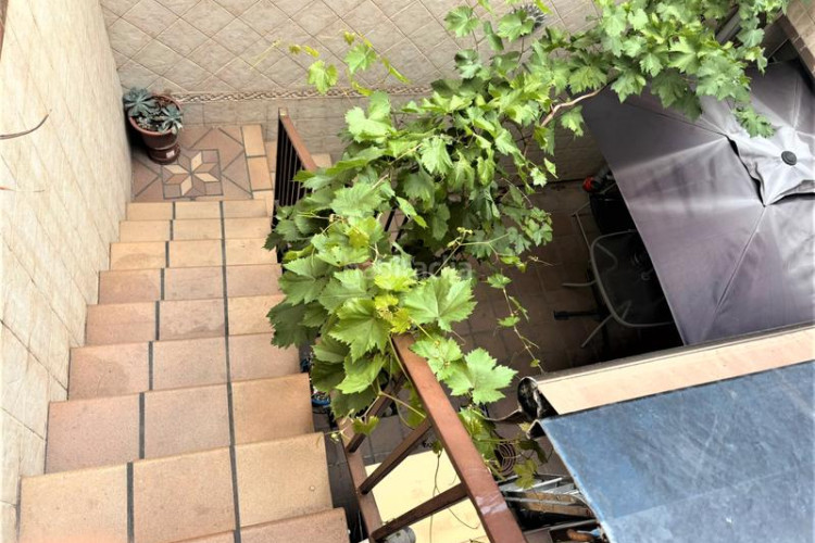 Planta baja  de 112 m2 con entrada independiente, con 2 terrazas en poble nou- en Terrassa