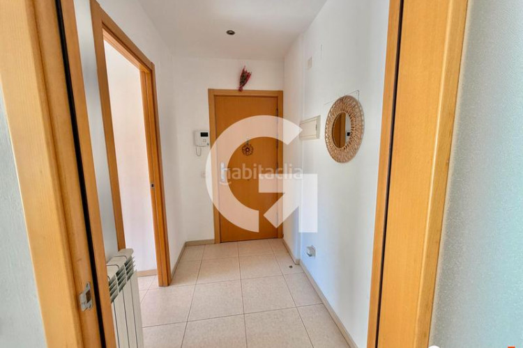 Piso impecable piso con balcon en Torre - Sana Terrassa
