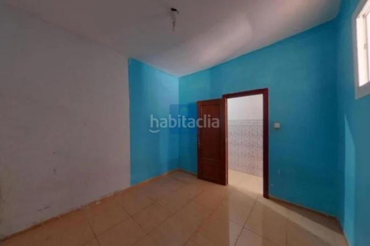 Piso inmueble ilegalmente okupado situado en la calle sant crispi 138, bajos 1, , barcelona en Terrassa