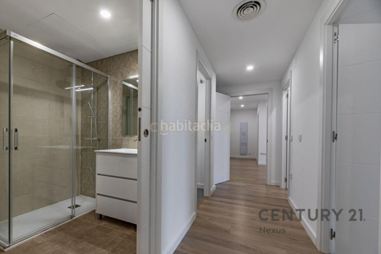 Piso en carrer de pere fizes primera planta impecable con acabados de alta calidad, suite, terraza y eficiencia energética en Terrassa