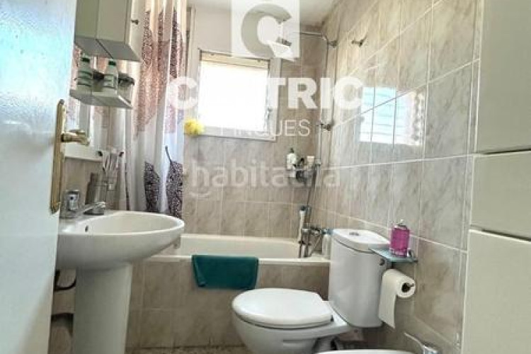 Piso torrent den pere parres, piso de 4habs. 2 wc en Terrassa