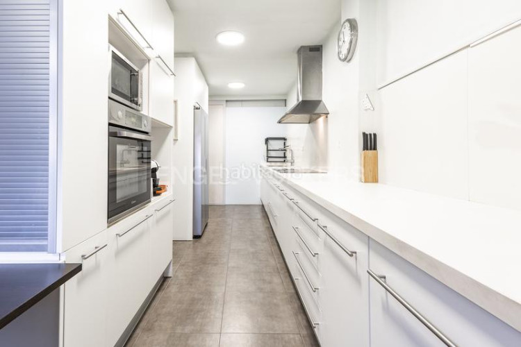 Casa espectacular casa adosada con 2 plazas de garaje en Terrassa