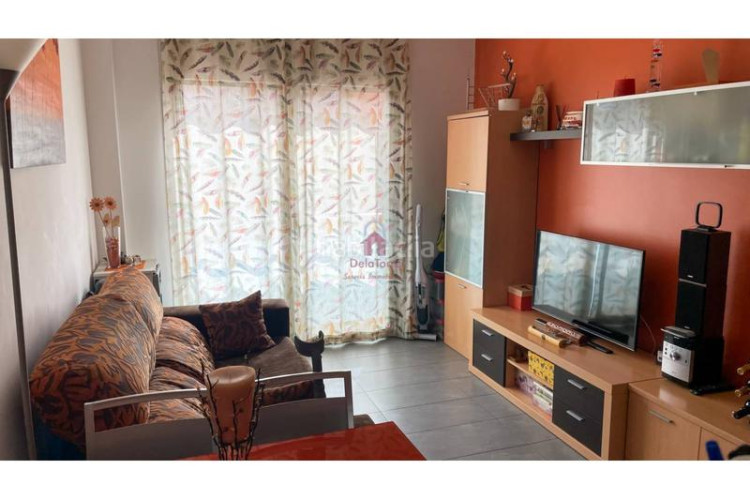 Piso  seminuevo en venta tocando avda. de barcelona de 35m construidos. en Terrassa