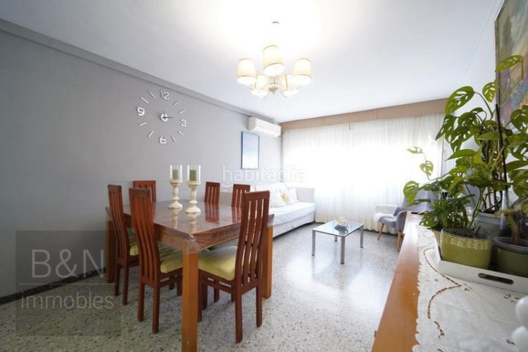 Piso espacio, luz y comodidad en una de las zonas más cotizadas en Terrassa