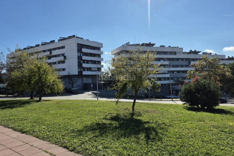 Piso edifici residencial blau cel de 3 hab con terraza 12 m2 sur 2 piscinas, gimnasio, conserjeria y mas en Terrassa