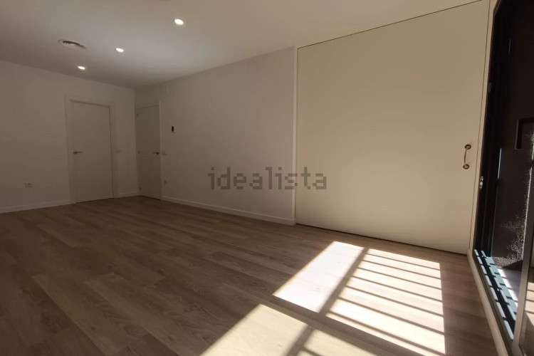Piso en calle Transversal, 181