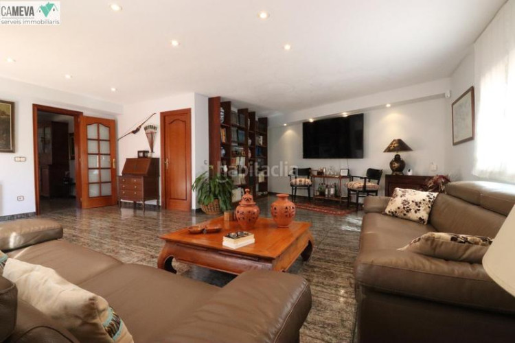 Casa única e impresionante finca a 4 vientos con piscina y jardin en Terrassa