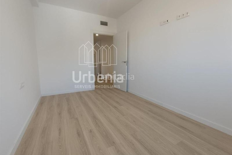 Dúplex duplex con terraza y tres habitaciones obra nueva en Terrassa