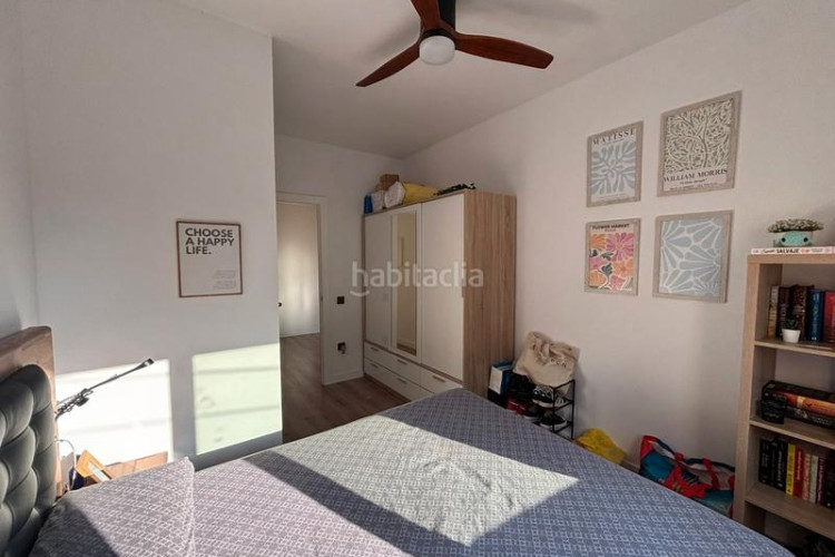 Casa adosada unifamiliar adosada, 4 habitaciones, gran garaje y terraza en Terrassa
