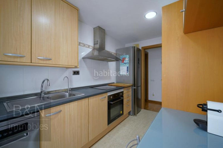 Piso te vas a enamorar de su carácter! amplio, luminoso, con zona comunitaria y plaza de párquing con trastero en Terrassa